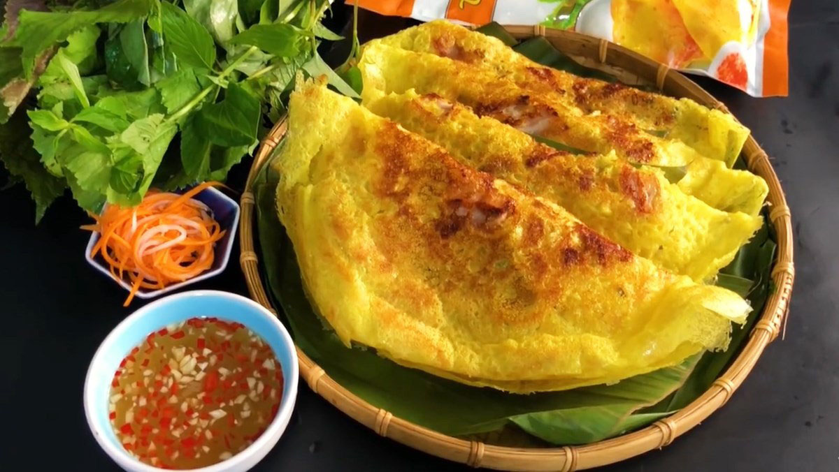 Vietnamese Banh xeo 